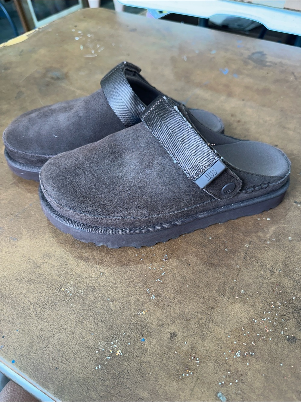 Brown Golden Star UGG women’s size 9